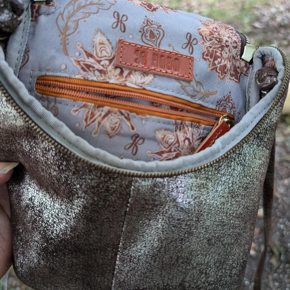 HOBO Fern Brown Metallic crossbody bag (New) - Picture 5 of 13